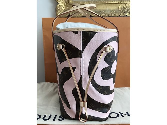 Louis Vuitton Neverfull Tahitienne Capri Castaño - vista 5