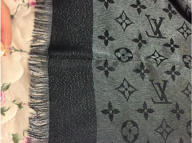 Louis Vuitton Bufandas de seda Negro Plata Metálico - vista 6