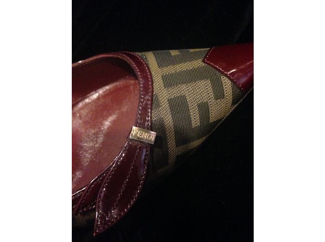 Fendi Lackleder Pumps Dunkelrot Bordeaux - Ansicht 3