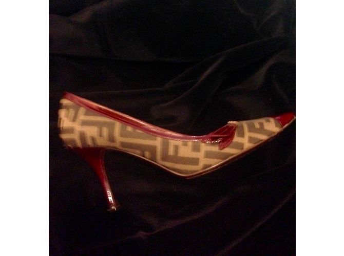 Fendi Lackleder Pumps Dunkelrot Bordeaux - Ansicht 5