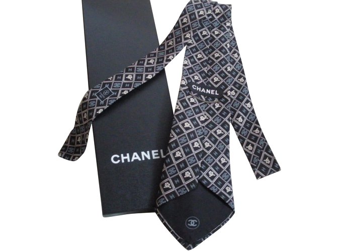 Chanel Ties Multiple colors Silk ref.42910 - Joli Closet