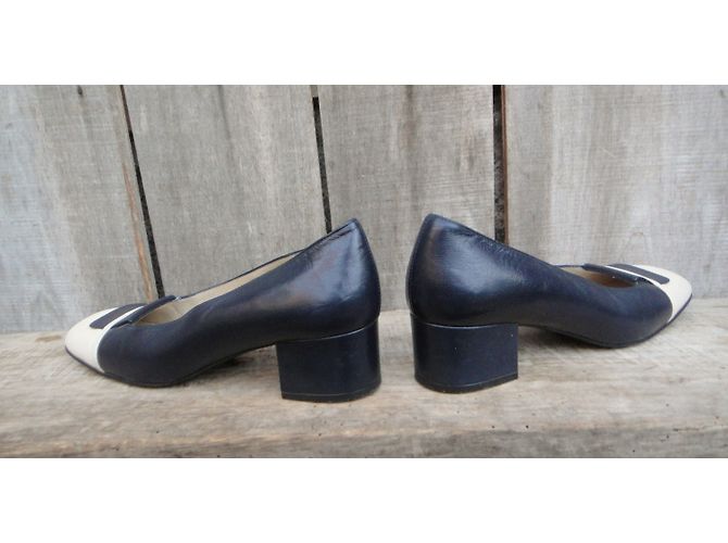 Charles Jourdan Leather Heels Black White - view 6