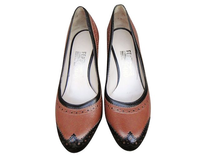 Décolleté Salvatore Ferragamo in pelle marrone nero - vista 2
