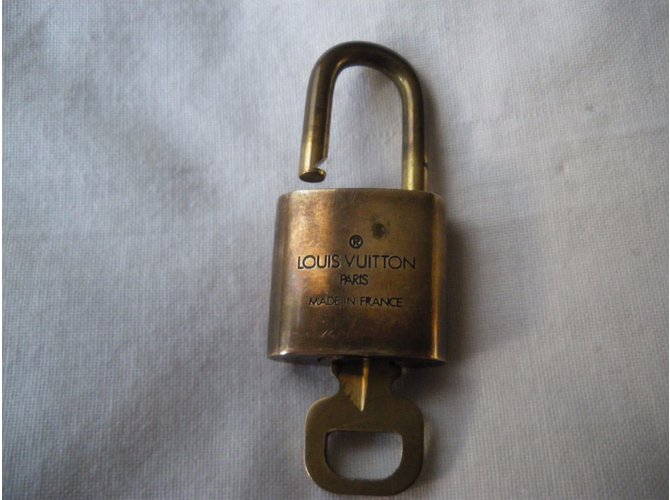 Louis Vuitton Lucchetto vintage D'oro - vista 3