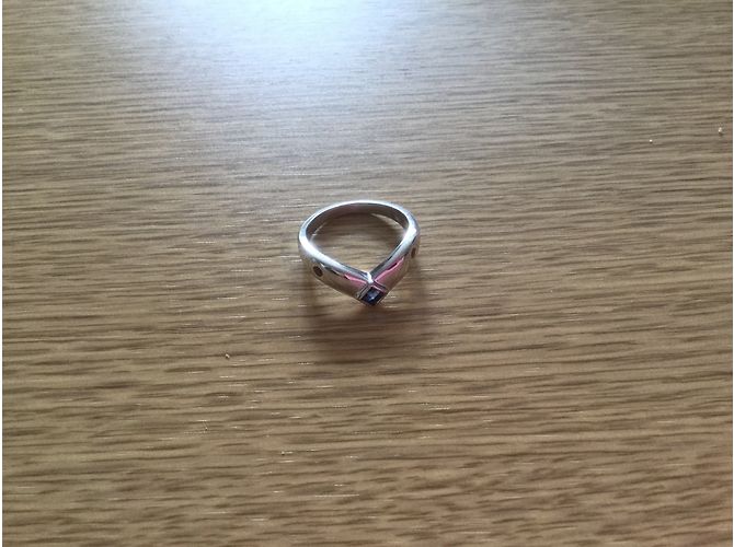 Autre Marque 18ct Weißgold Wishbone Ring mit Saphir und Rubin Größe 57 Blau - Ansicht 3