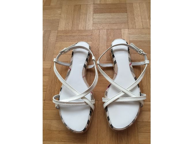 Sandali Burberry in vernice bianca 38 Bianco - vista 3