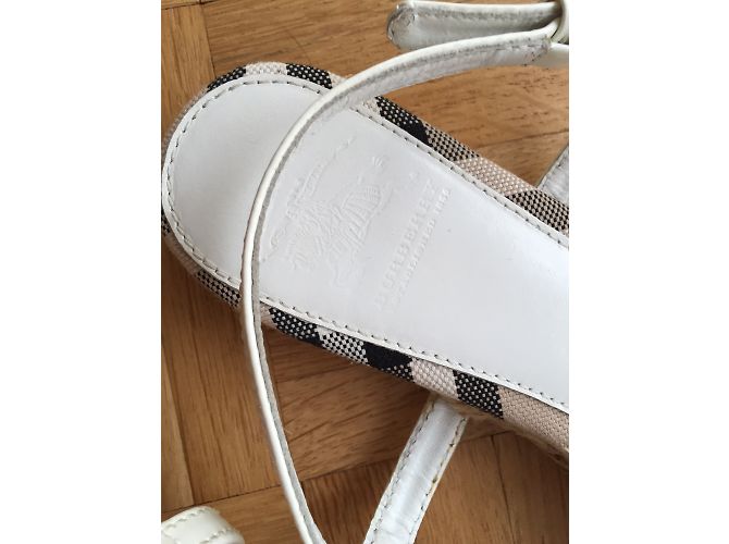Sandali Burberry in vernice bianca 38 Bianco - vista 6