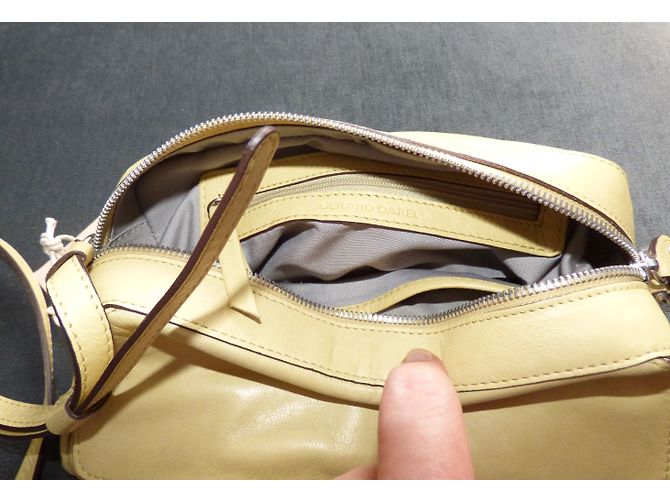 Pochette Candle in pelle gialla Gerard Darel Giallo - vista 11