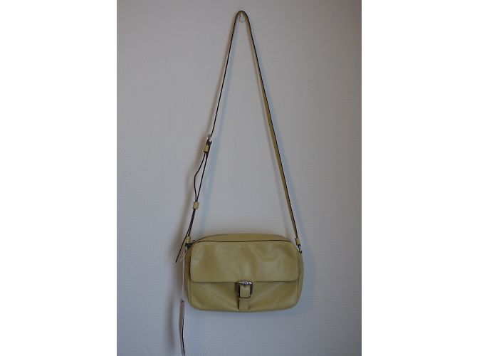 Pochette Candle in pelle gialla Gerard Darel Giallo - vista 13