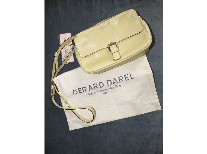 Pochette Candle in pelle gialla Gerard Darel Giallo - vista 16