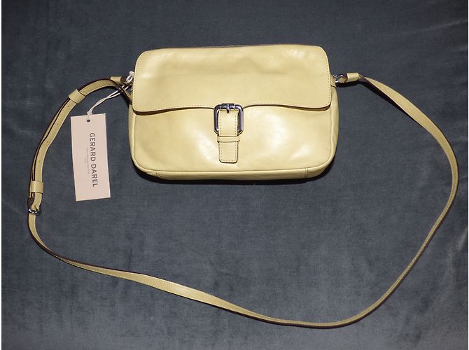 Pochette Candle in pelle gialla Gerard Darel Giallo - vista 3