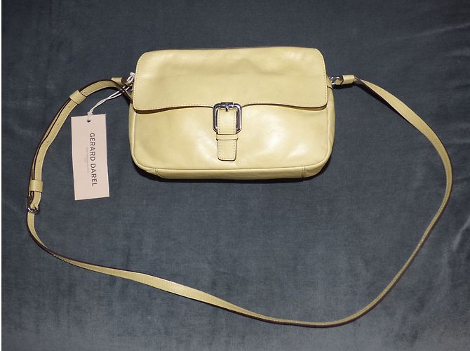 Pochette Candle in pelle gialla Gerard Darel Giallo - vista 5