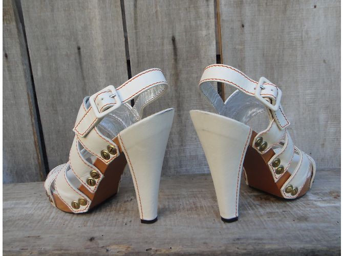 Sandali Free Lance Farrah 7 Sandalstitc in pelle Eggshell Bianco sporco - vista 6
