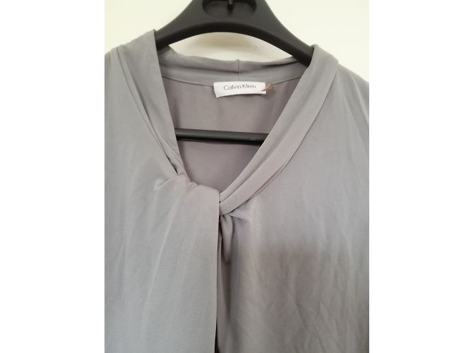Top Calvin Klein de lycra gris - vista 3