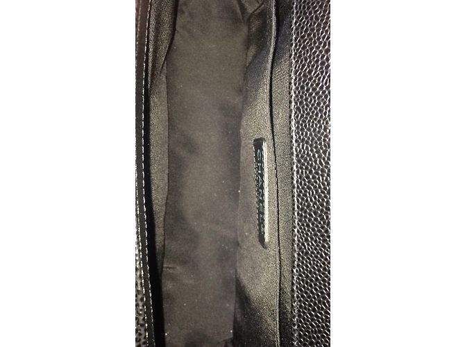 Le Boy Sublime Chanel Boy Medium em couro preto acolchoado - vista 8