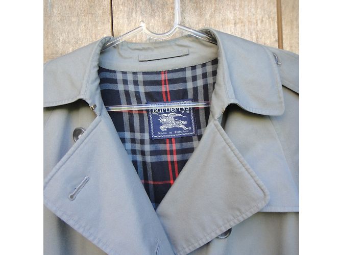 Gabardina Burberry Gris - vista 3