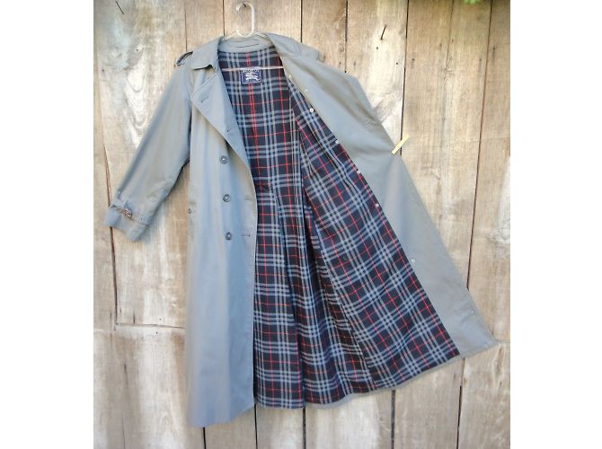 Gabardina Burberry Gris - vista 4