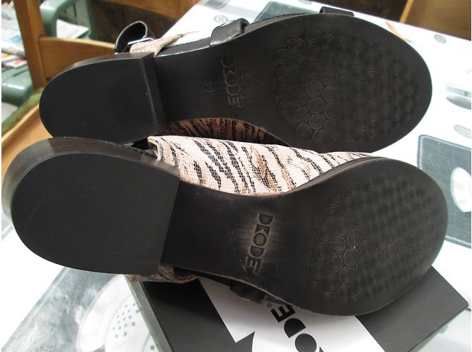 Autre Marque DKODE Sandalen aus Leder Zebra Muster 5.5cm Absatz Zebra-druck - Ansicht 6