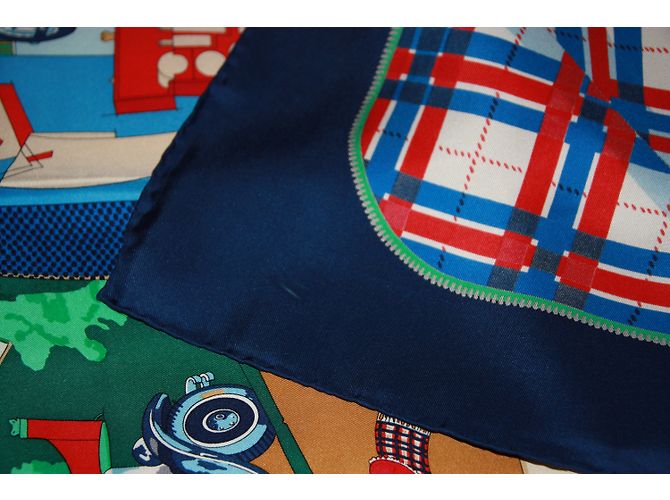 Hermès "L'élégance et le confort en automobile" Sciarpa di seta Blu navy - vista 4