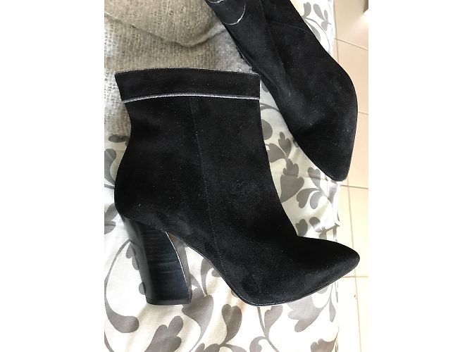 Autre Marque Botines de cuero negro con tacones altos - vista 3