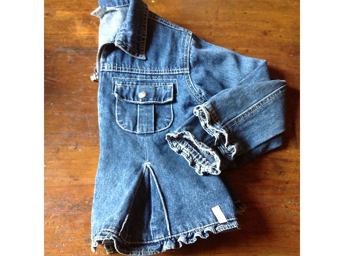 Autre Marque Okids Jeansjacke für Mädchen Blau mit Rüschendetails Größe 7 Jahre - Ansicht 4