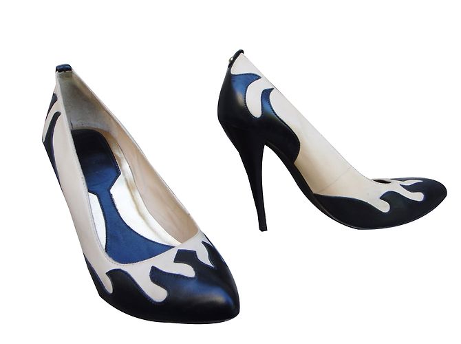 Décolleté Alexander Mcqueen in pelle nero e bianco 39 - vista 2