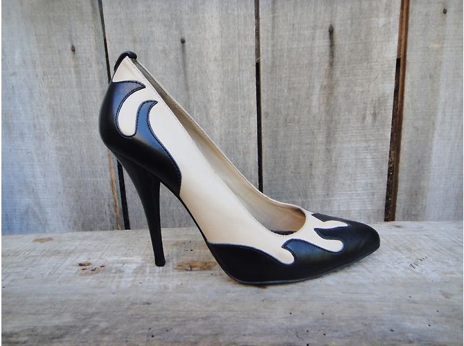 Décolleté Alexander Mcqueen in pelle nero e bianco 39 - vista 3
