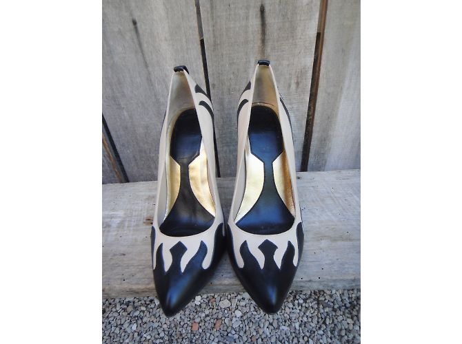 Décolleté Alexander Mcqueen in pelle nero e bianco 39 - vista 5