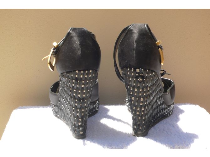 Sandali Salvatore Ferragamo in pelle nero bianco - vista 3