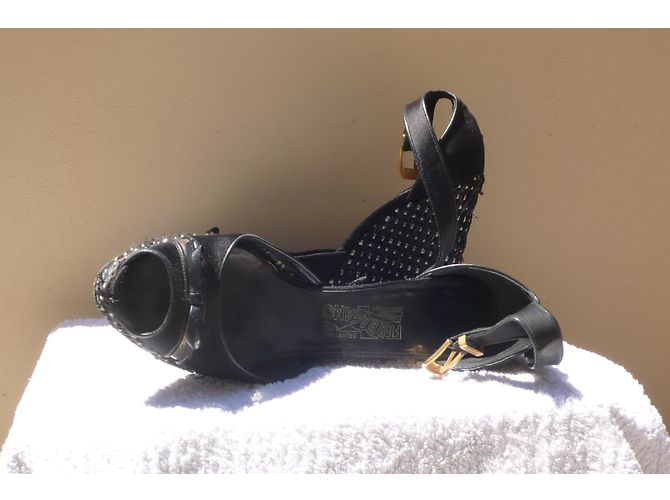 Sandali Salvatore Ferragamo in pelle nero bianco - vista 4