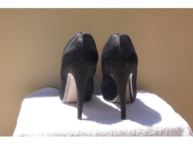 Décolleté Salvatore Ferragamo in raso nero 12cm - vista 3