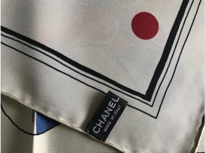 Chanel Cachecol Cru - vista 5