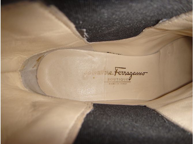 Stivaletti Salvatore Ferragamo in pelle nera Nero - vista 8