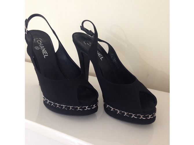 Décolleté Chanel nere in pelle d'agnello e tessuto 41.5 Nero - vista 16