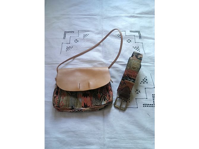Autre Marque Bolsa pequena Acoté em pele e têxtil com cinto Multicor - vista 3