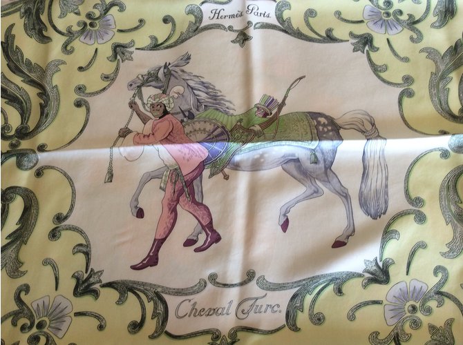 Hermès Cheval Turc Amarillo - vista 2