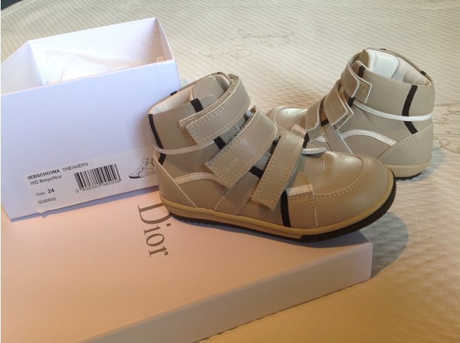 chaussure baby dior