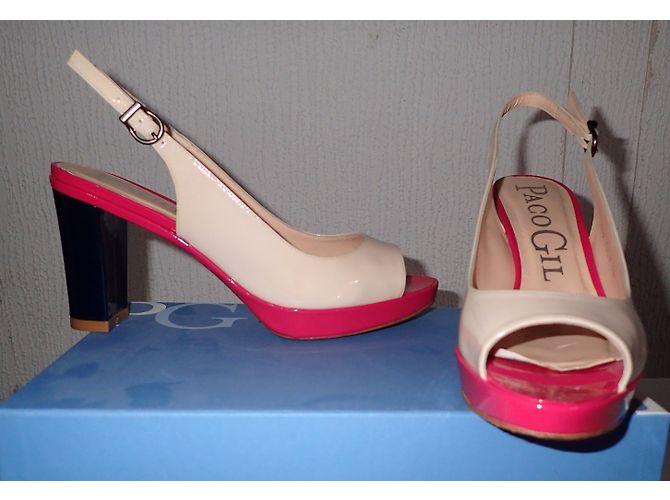 Sandali Peep Toe Paco Gil in Vernice Rosa Beige Blu Navy - vista 3