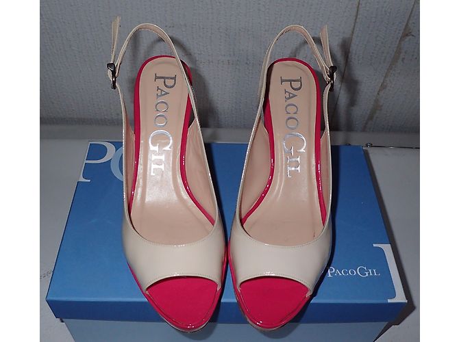 Sandali Peep Toe Paco Gil in Vernice Rosa Beige Blu Navy - vista 4