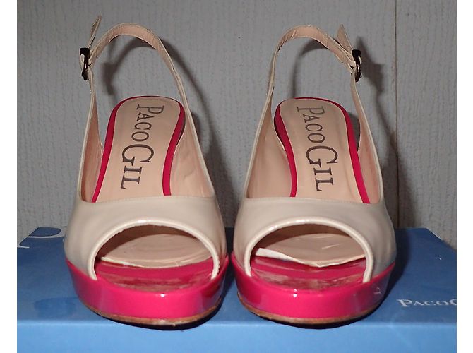 Sandali Peep Toe Paco Gil in Vernice Rosa Beige Blu Navy - vista 9