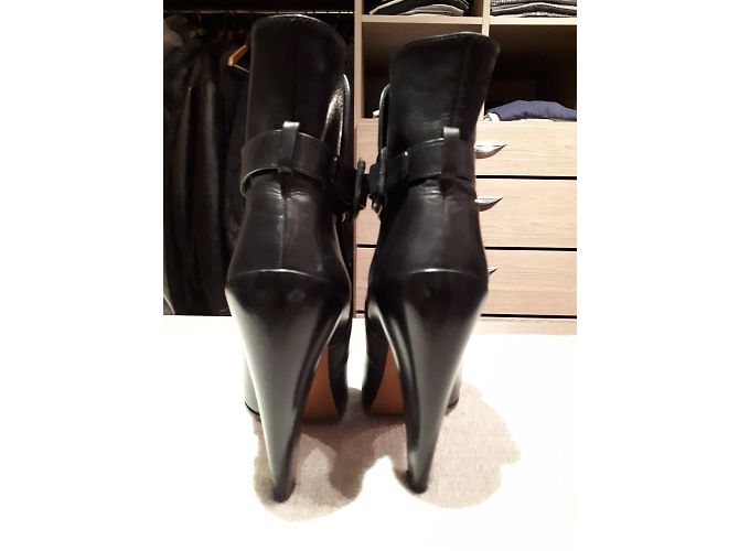 Botines Alaïa en piel negra con tacón coma Negro - vista 6