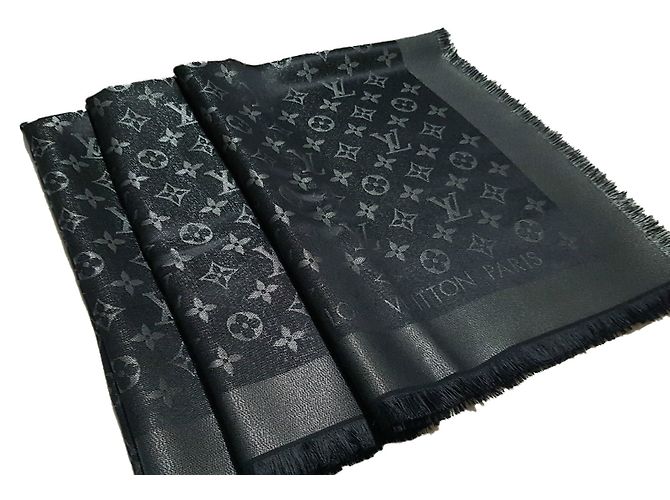 Louis Vuitton Klassischer Monogramm-Schwarz-Silberglanz-Schal - Ansicht 2