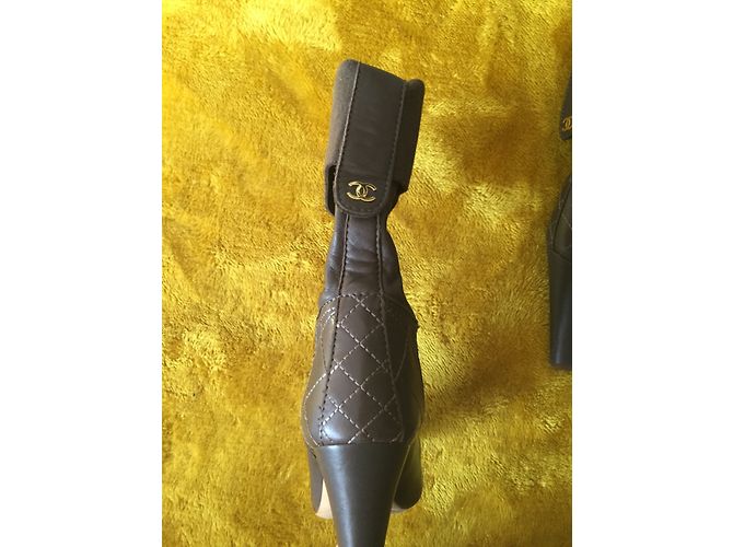 Chanel Ankle Boots Hazelnut Leather - view 3