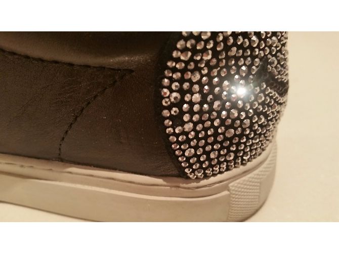 Lola Cruz Sneakers - view 5