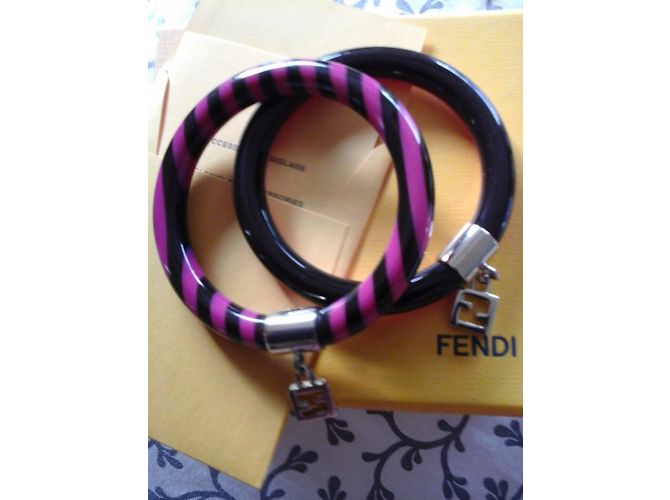 Bracciali Fendi Neri e Fuchsia in Ceramica Nero - vista 3