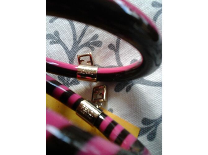 Bracciali Fendi Neri e Fuchsia in Ceramica Nero - vista 5