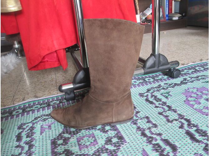 Chanel Wildlederstiefel Braun - Ansicht 5