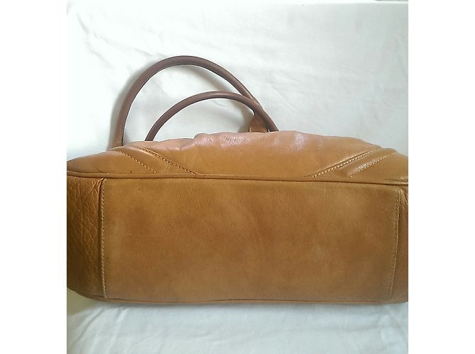 Borsa a mano Guy Laroche in pelle marrone cammello - vista 7