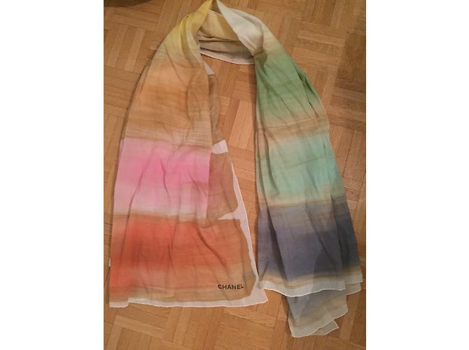 Lenço Chanel de algodão efeito aquarela - vista 4