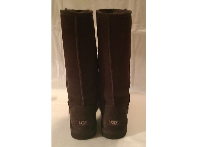 Botas Ugg Classic Tall de Ante Chocolate - vista 5